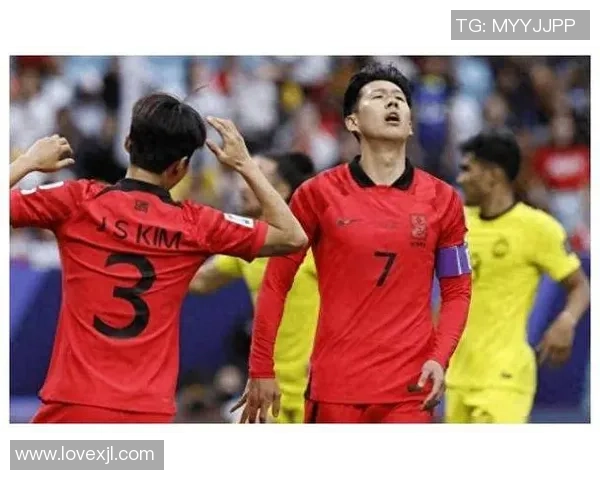 韩国7号足球明星的崛起与辉煌历程揭秘 韩国7号足球明星的崛起与辉煌历程揭秘